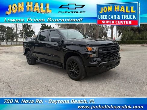Used 2025 Chevrolet Silverado 1500 Custom image 1