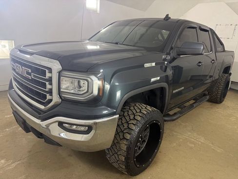 Used 2017 GMC Sierra 1500 SLE w/ SLE Value Package AWD/4WD image 1