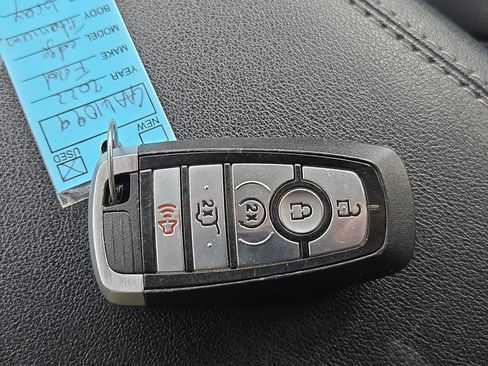 Used 2022 Ford Edge Titanium image 32