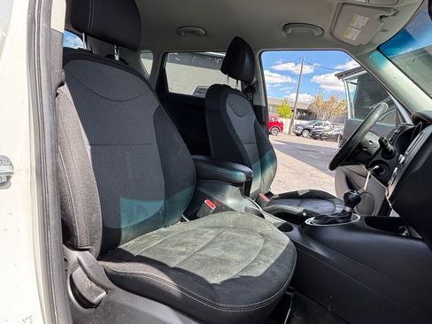 Used 2017 Kia Soul + image 13