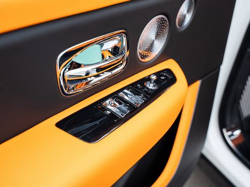 Used 2025 Rolls-Royce Cullinan image 9