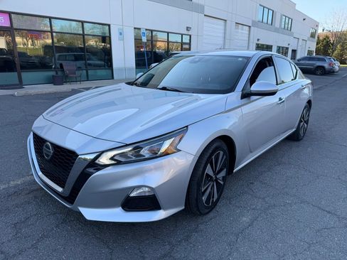 Used 2021 Nissan Altima 2.5 SV FWD image 10