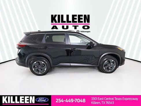 Used 2024 Nissan Rogue SV image 9