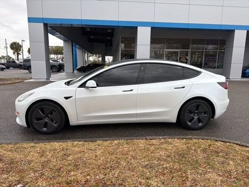 Used 2023 Tesla Model 3 Standard Range image 5