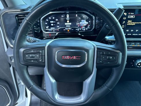 Used 2024 GMC Sierra 1500 SLT image 3