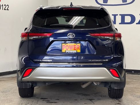 Used 2022 Toyota Highlander Platinum image 4