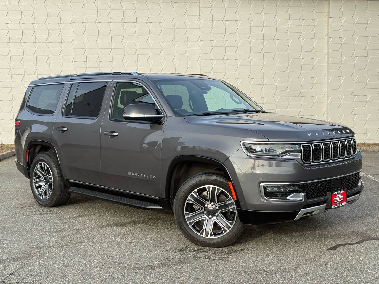 Used 2024 Jeep Wagoneer Series II AWD/4WD image 3
