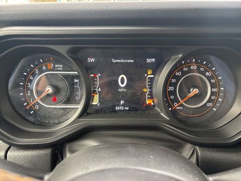 Used 2024 Jeep Gladiator Sport image 12