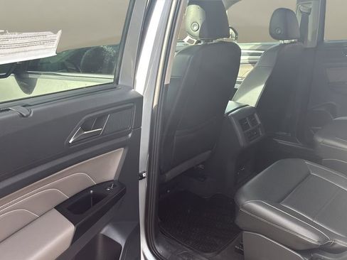 Used 2021 Volkswagen Atlas SEL R-Line image 15