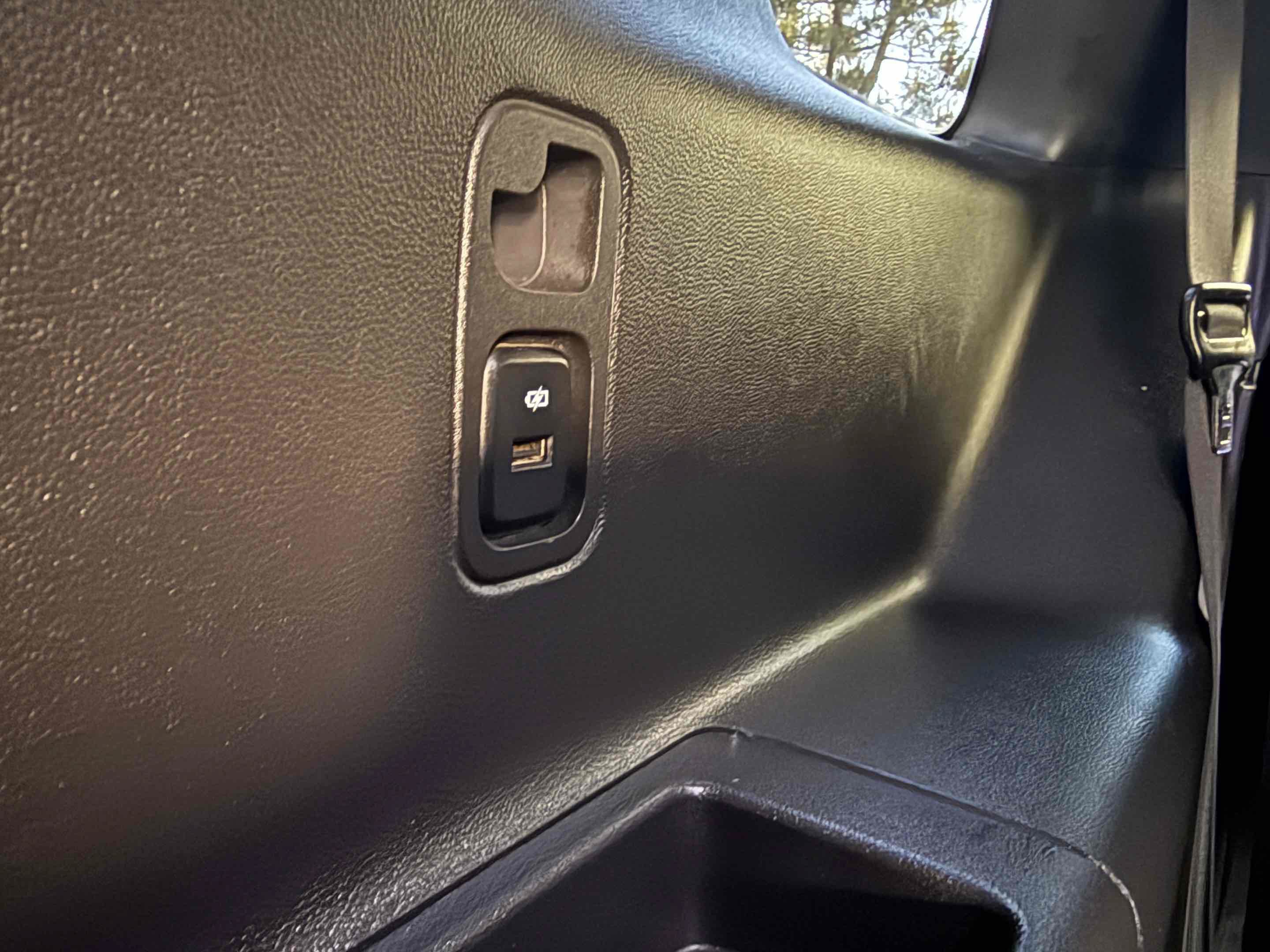 Used 2019 Chevrolet Traverse LS w/ LPO, Blackout Package FWD image 65