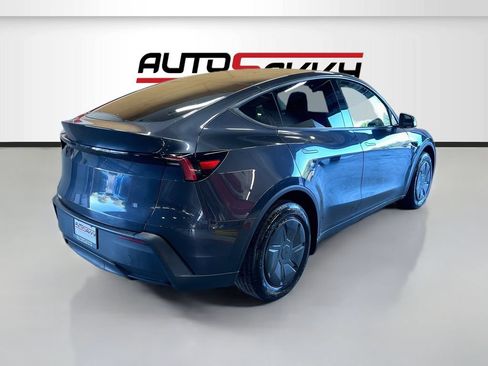 Used 2026 Tesla Model Y 2WD image 7
