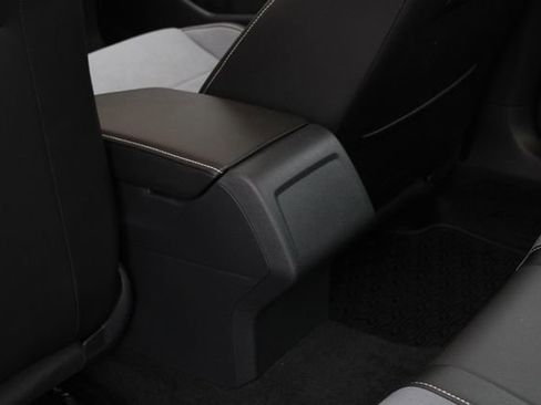 Used 2025 Volkswagen Jetta SE w/ Sunroof Package image 25