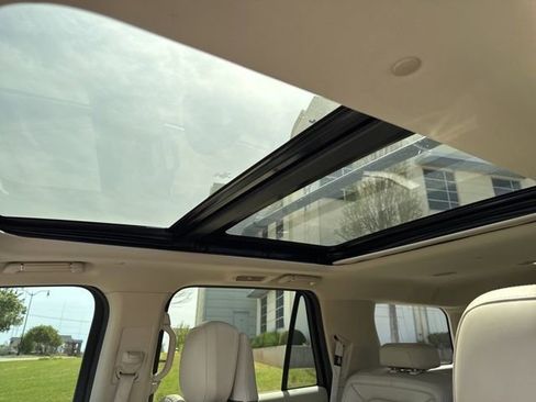 Used 2020 Lincoln Navigator Reserve w/ Equipment Group 208A Reserve image 11