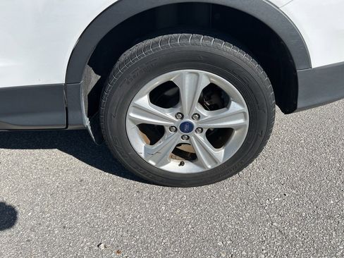 Used 2015 Ford Escape SE image 8