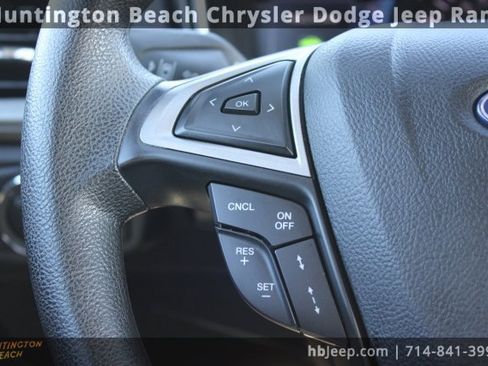 Used 2020 Ford Fusion SE image 16