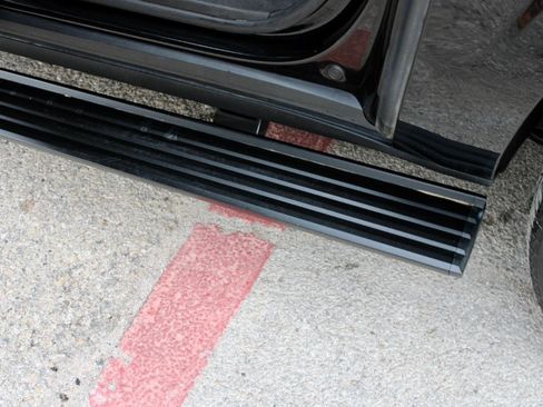 Used 2023 GMC Yukon XL Denali Ultimate image 7