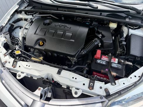 Used 2015 Toyota Corolla LE FWD image 14