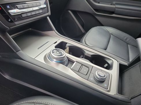 Certified 2020 Ford Explorer XLT w/ Comfort Package image 29