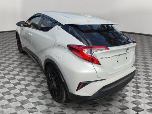 Used 2020 Toyota C-HR LE FWD image 3