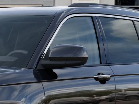 New 2025 Jeep Grand Cherokee L Laredo image 12