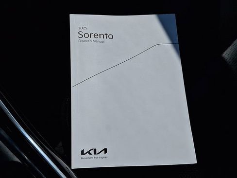 Certified 2025 Kia Sorento SX FWD image 27