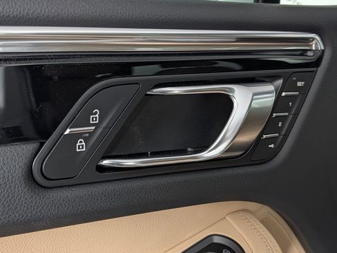 New 2026 Porsche Macan image 26