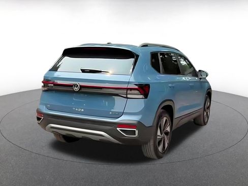 Used 2026 Volkswagen Taos SE AWD/4WD image 14