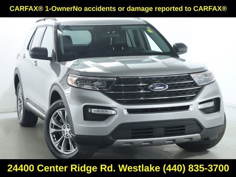Used 2022 Ford Explorer XLT w/ Equipment Group 202A image 2