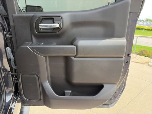 Used 2024 Chevrolet Silverado 1500 Custom Trail Boss w/ Dark Appearance Package AWD/4WD image 31