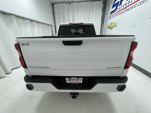 Used 2022 Chevrolet Silverado 1500 Custom AWD/4WD image 5