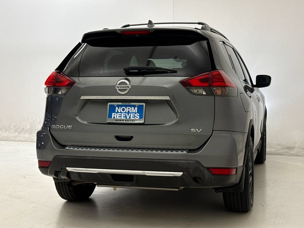 Used 2017 Nissan Rogue SV w/ Midnight Edition FWD image 10