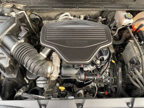 Certified 2023 GMC Acadia SLT AWD/4WD image 23