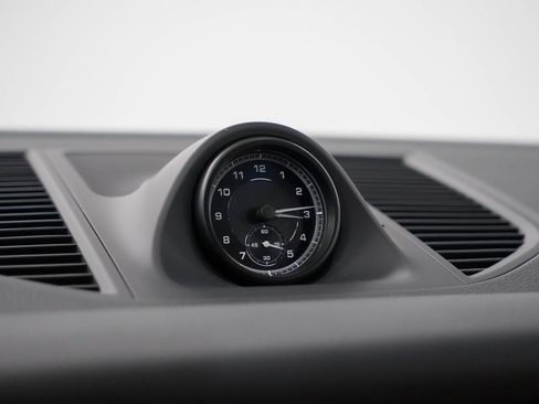 Certified 2025 Porsche Macan image 29