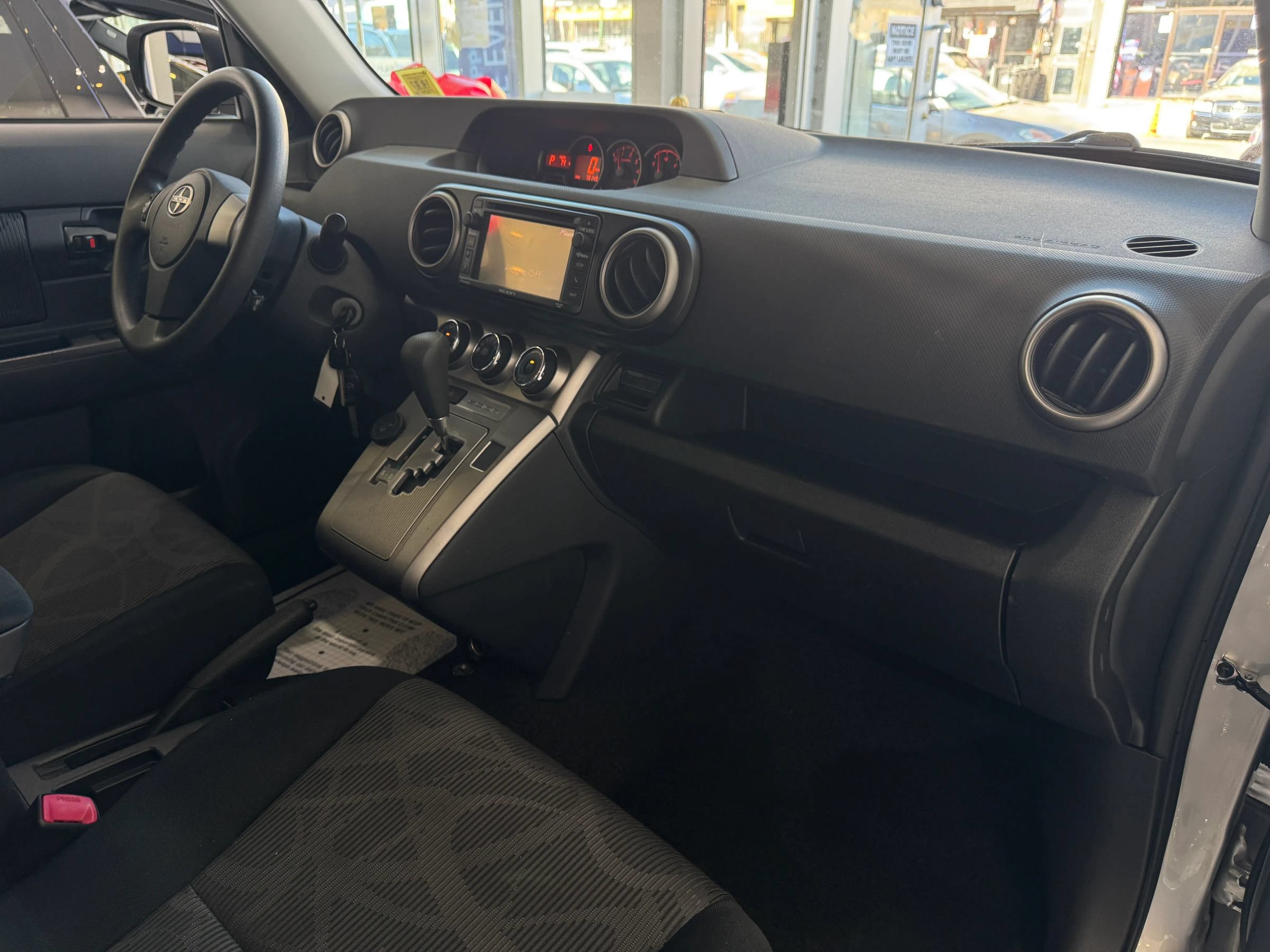 Used 2014 Scion xB FWD image 31