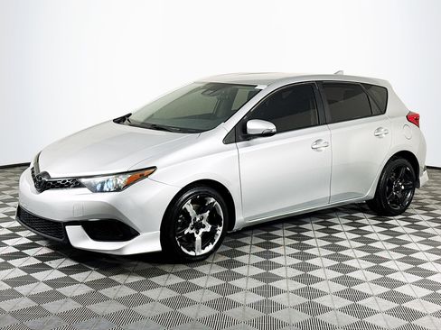 Used 2017 Toyota Corolla iM image 4