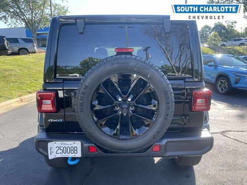 Used 2024 Jeep Wrangler Unlimited Sahara AWD/4WD image 5