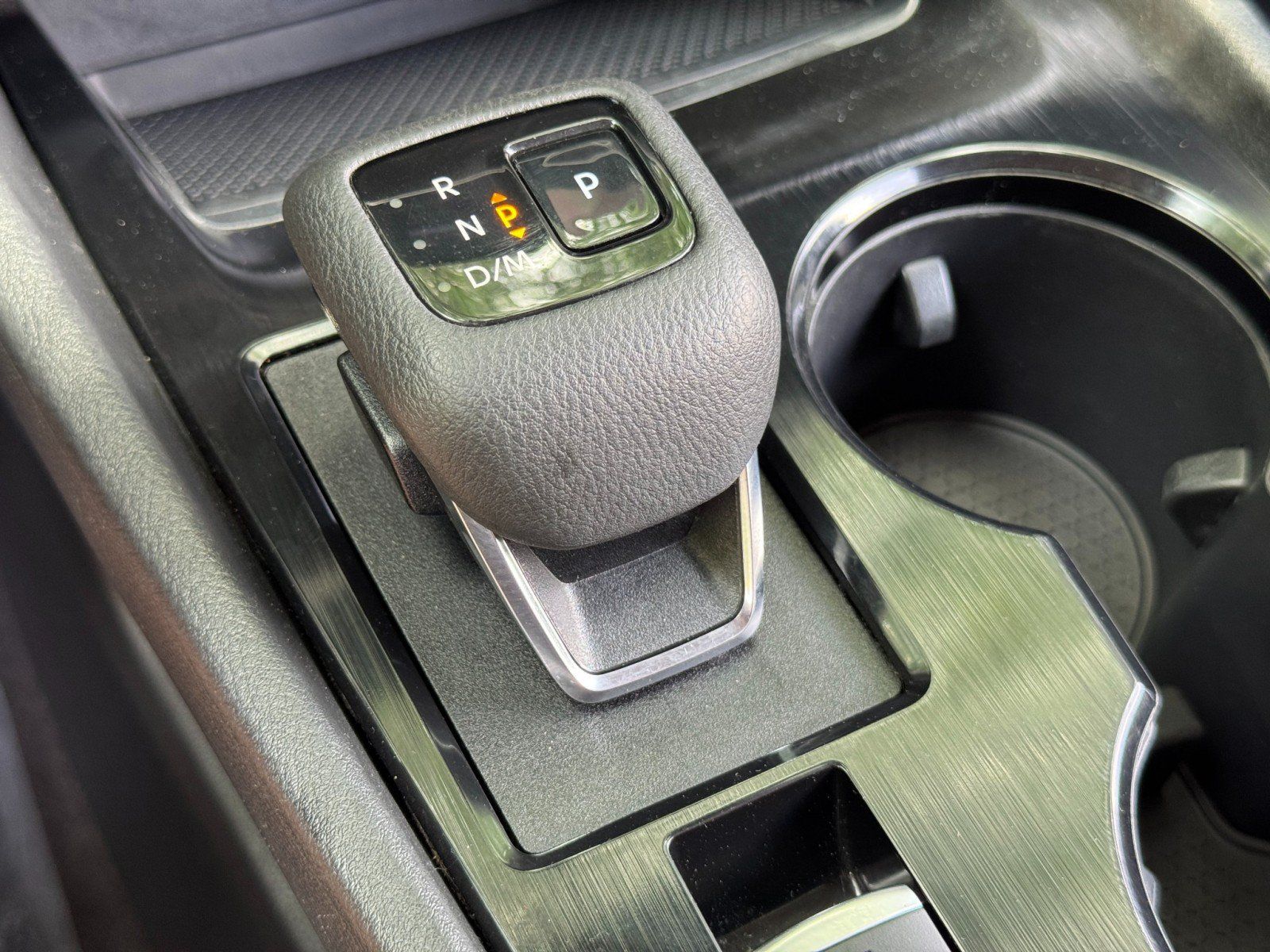 Used 2024 Nissan Rogue SV w/ SV Premium Package FWD image 27