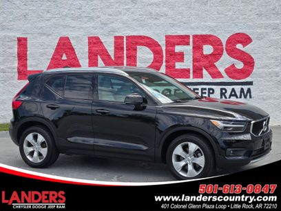 Used 2022 Volvo XC40 T5 Momentum