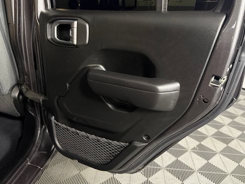 Used 2024 Jeep Wrangler Unlimited AWD/4WD image 28