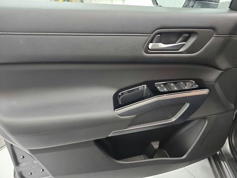 New 2026 Nissan Pathfinder SL w/ SL Premium Package FWD image 39