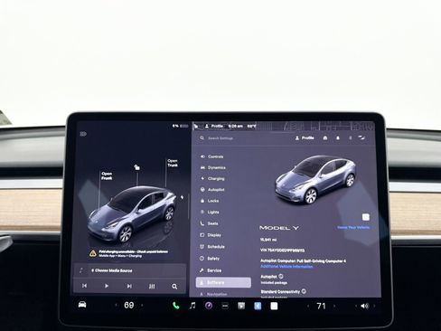 Used 2023 Tesla Model Y 2WD image 26