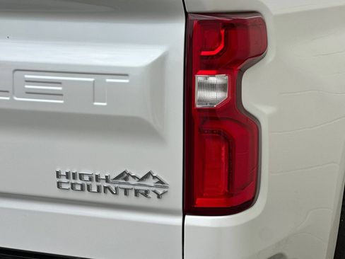 Certified 2023 Chevrolet Silverado 1500 High Country w/ High Country Premium Package AWD/4WD image 38