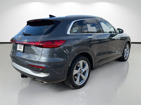 Certified 2025 Audi Q5 Prestige image 3