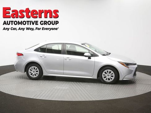 Used 2022 Toyota Corolla LE FWD image 45