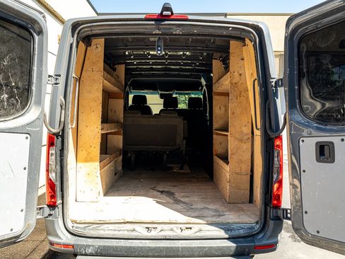 Used 2021 Mercedes-Benz Sprinter 2500 image 16