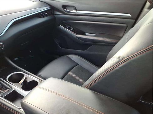 Used 2024 Nissan Altima 2.5 SR image 12