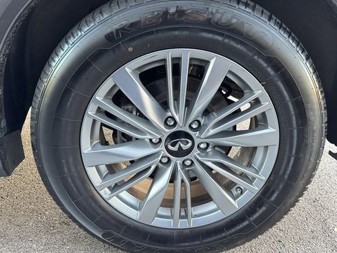 Used 2024 INFINITI QX80 Luxe image 8