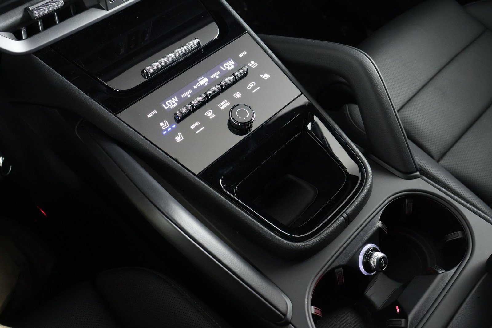 Certified 2026 Porsche Cayenne AWD/4WD image 18