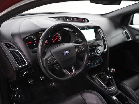 Used 2018 Ford Focus ST w/ Equipment Group 402A FWD image 20
