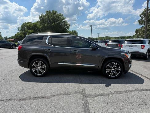 Used 2019 GMC Acadia Denali w/ Technology Package FWD image 6